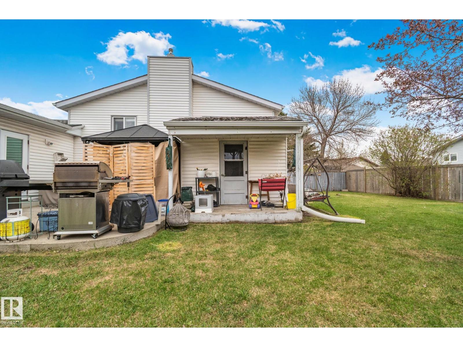 4707 10A AV NW — photo 28