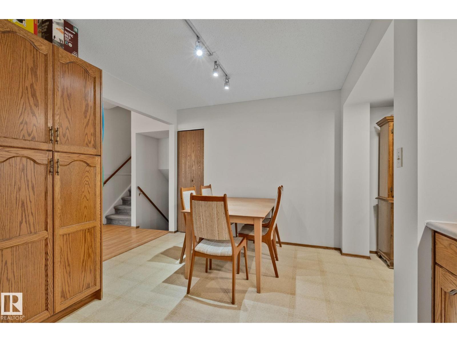 4707 10A AV NW — photo 6