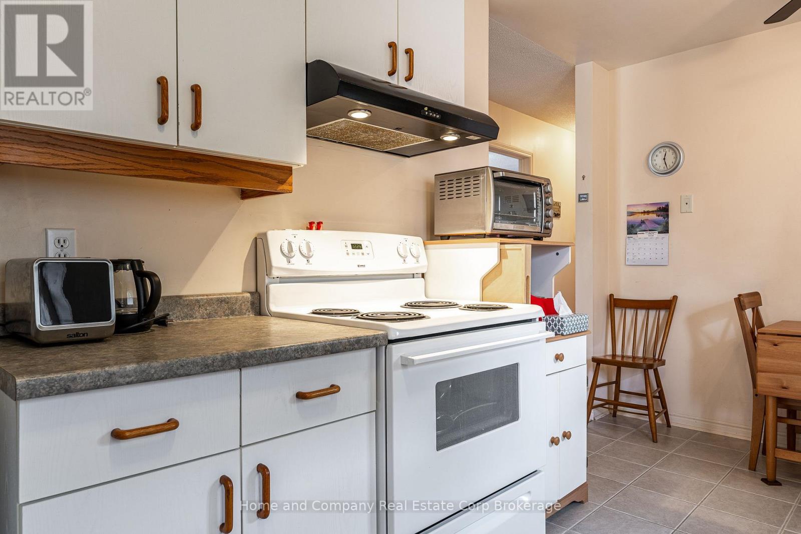 256 HURON STREET - 11