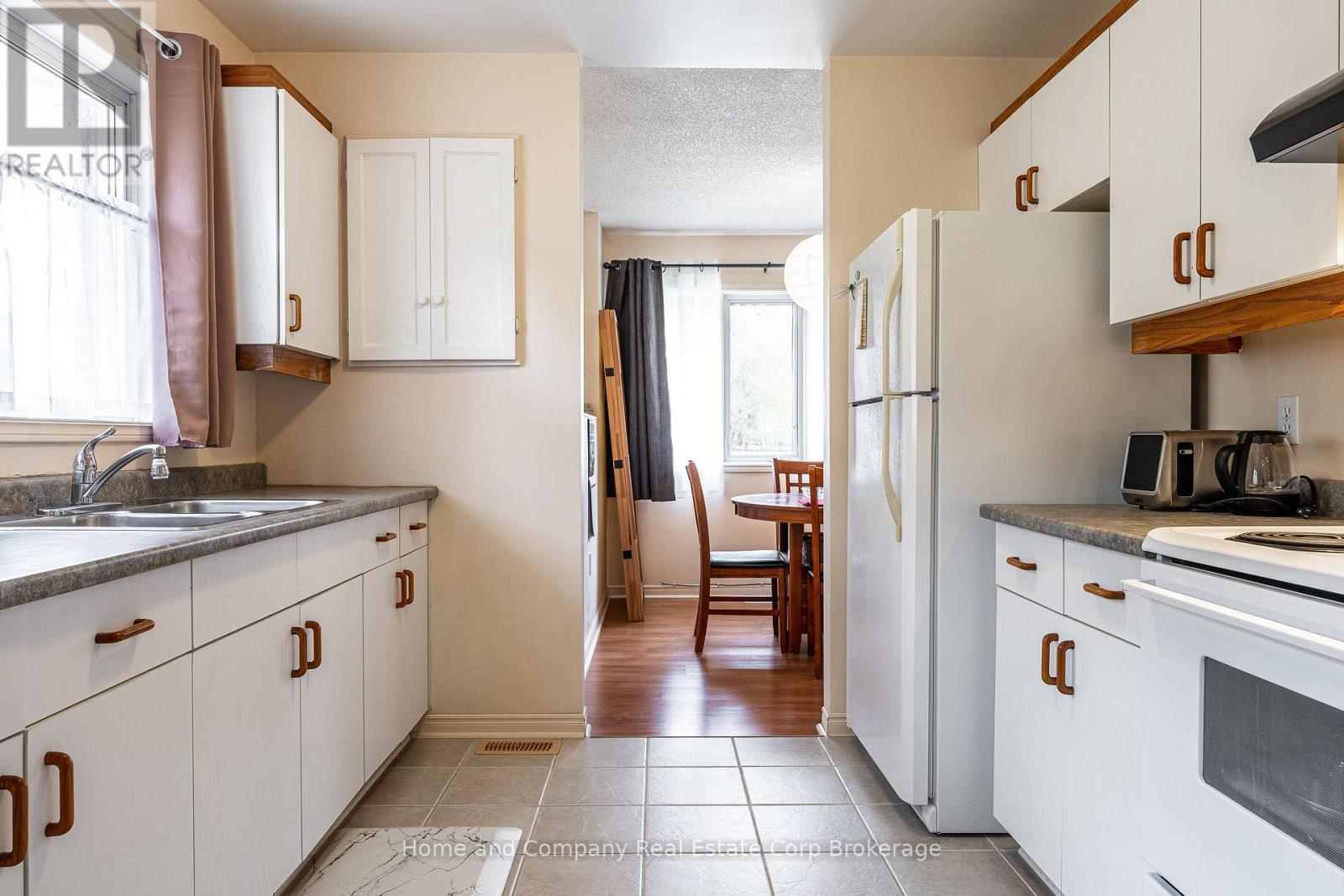 256 HURON STREET - 12
