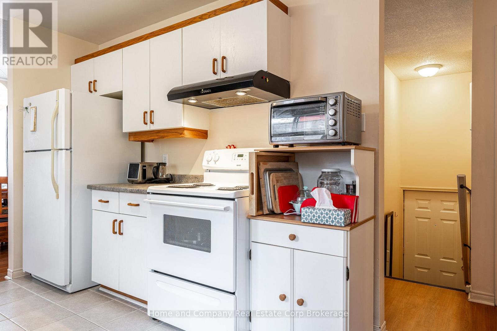 256 HURON STREET - 13
