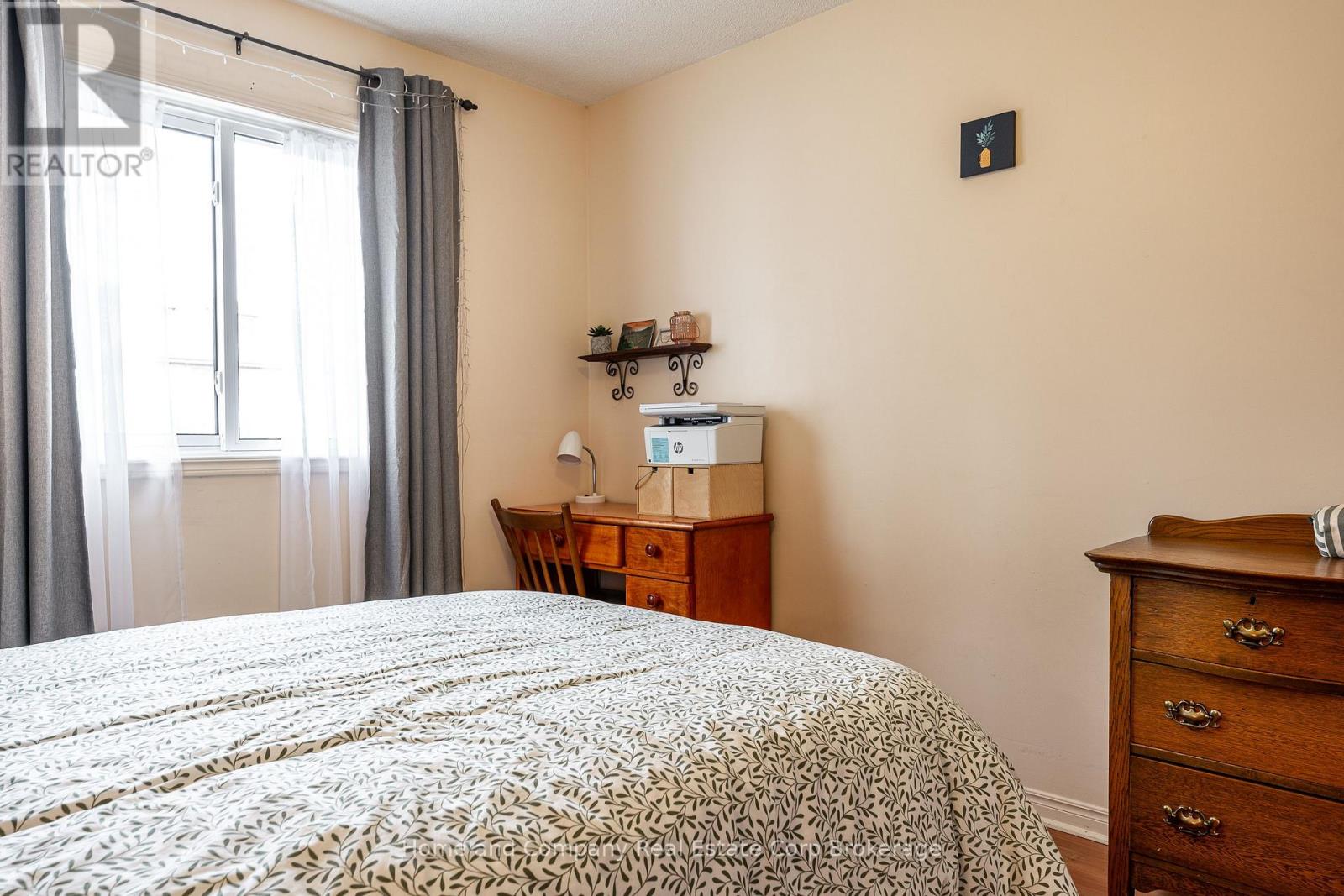 256 HURON STREET - 17
