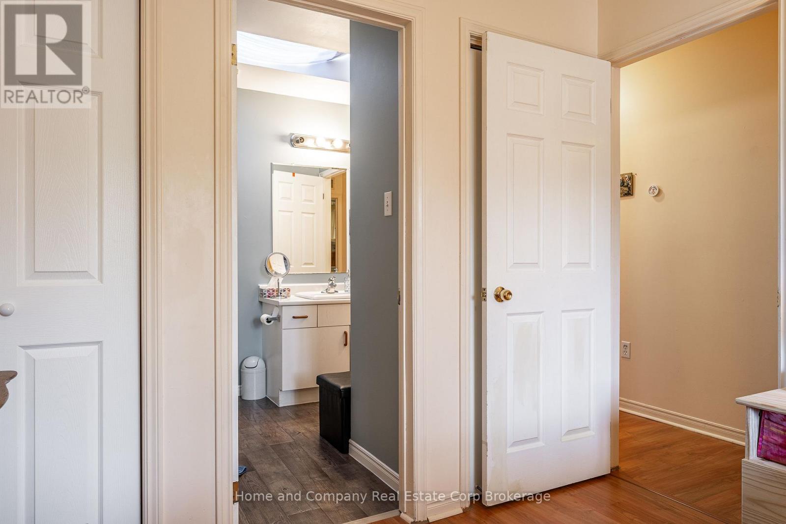 256 HURON STREET - 18