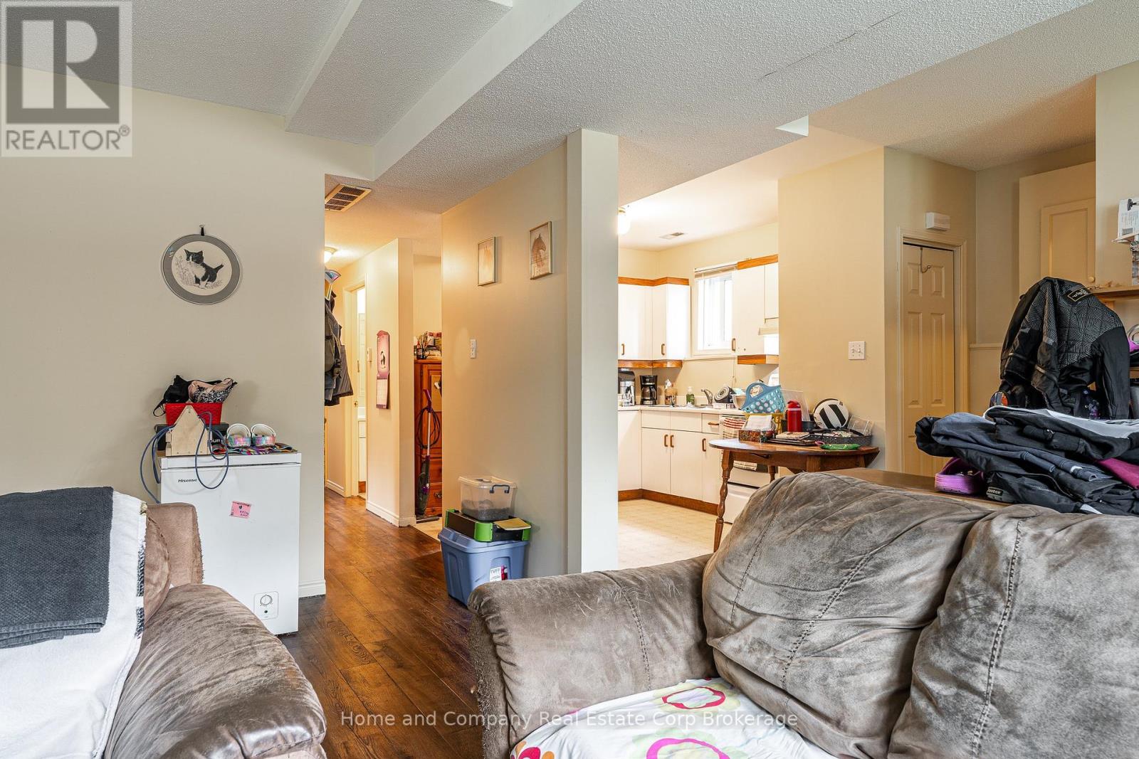 256 HURON STREET - 25