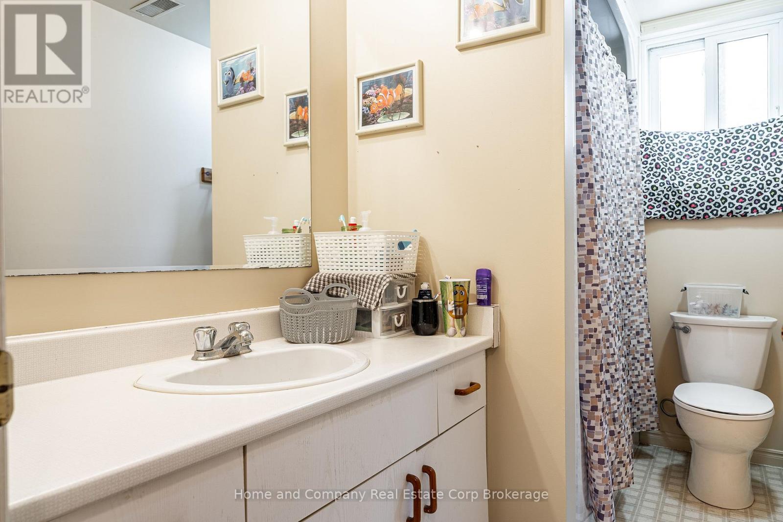 256 HURON STREET - 28