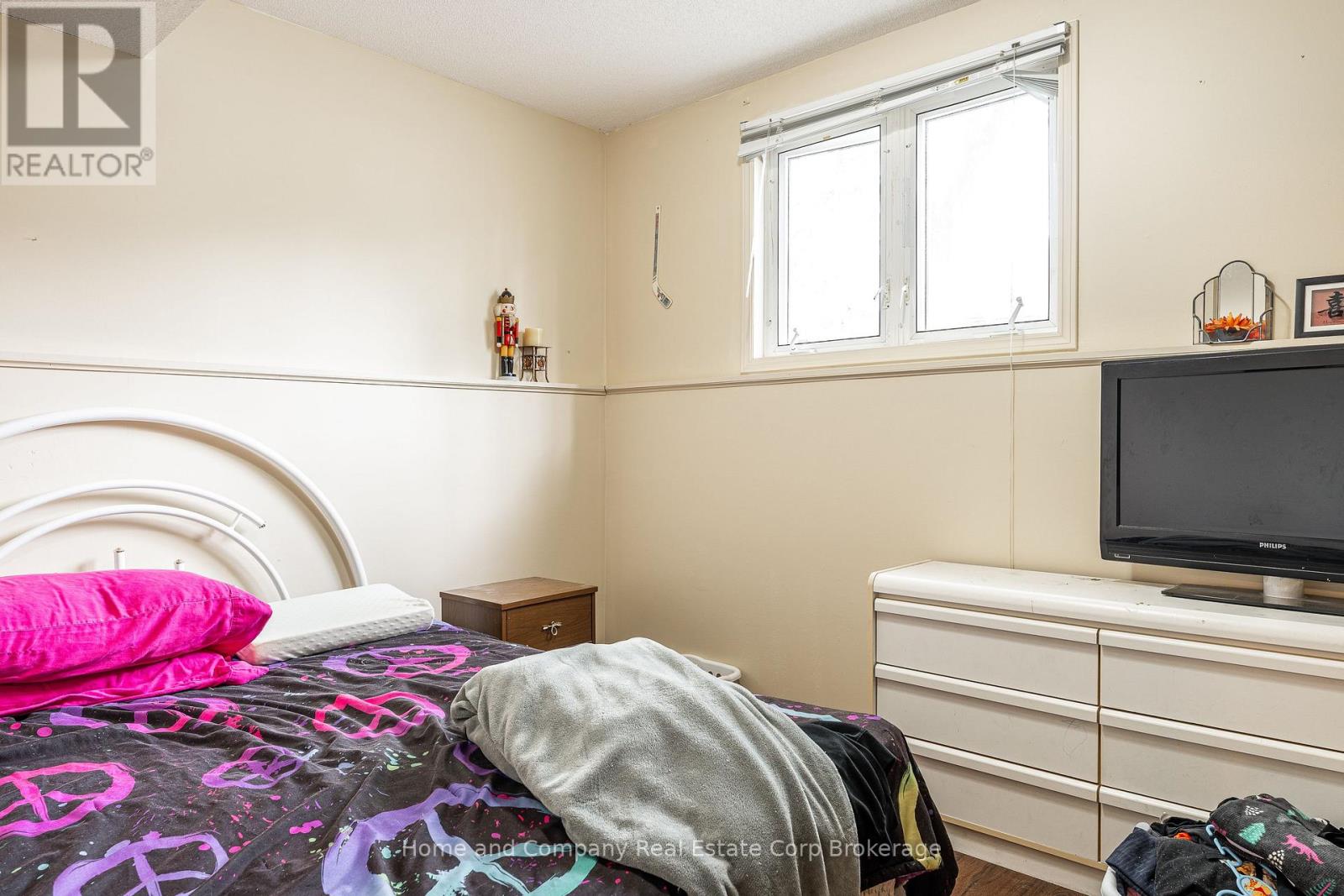 256 HURON STREET - 29