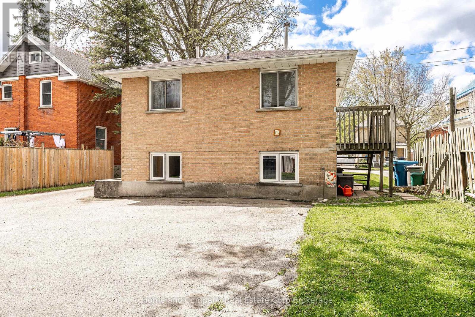 256 HURON STREET - 31