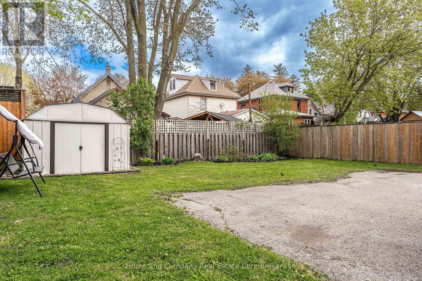 256 HURON STREET - 33