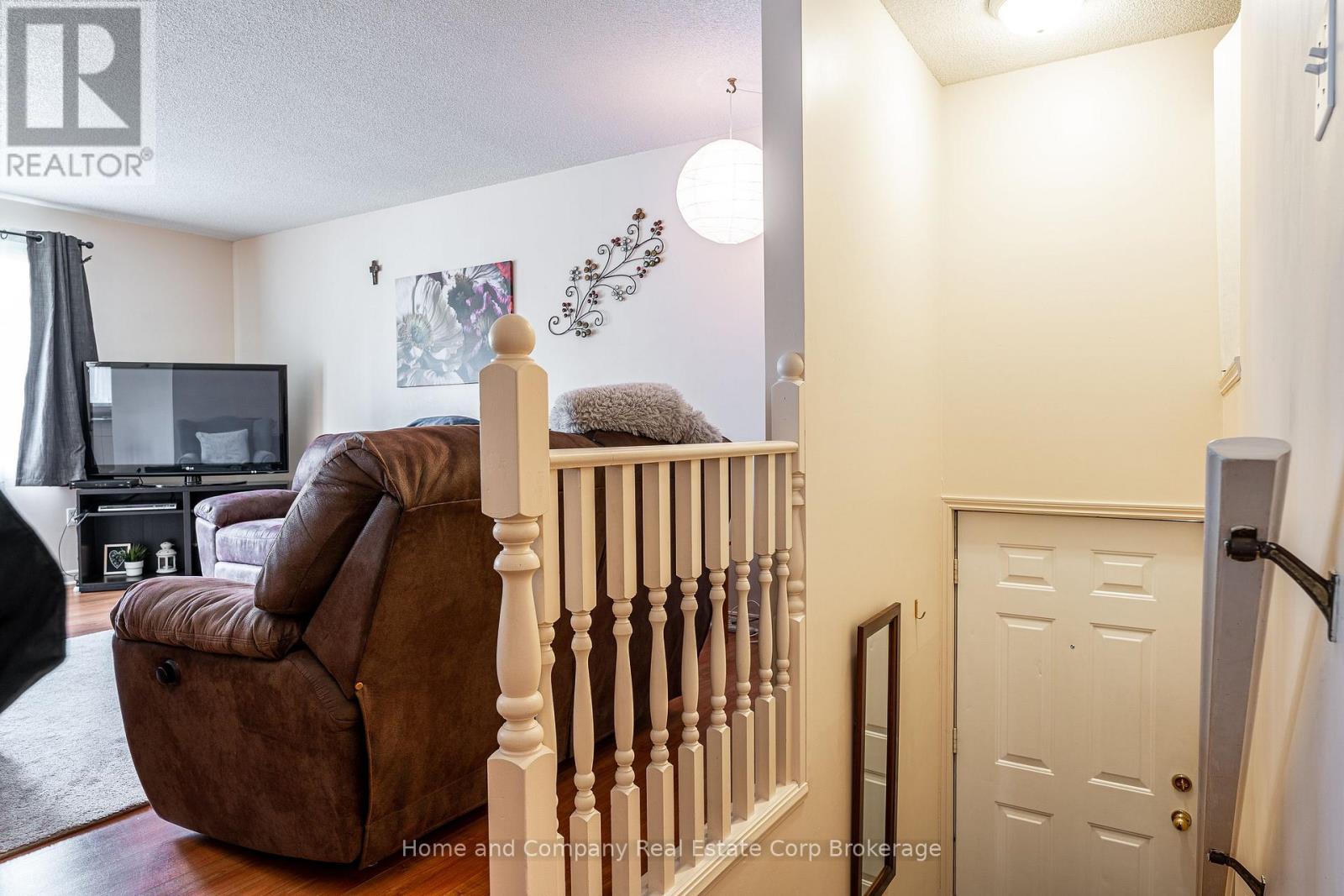 256 HURON STREET - 5