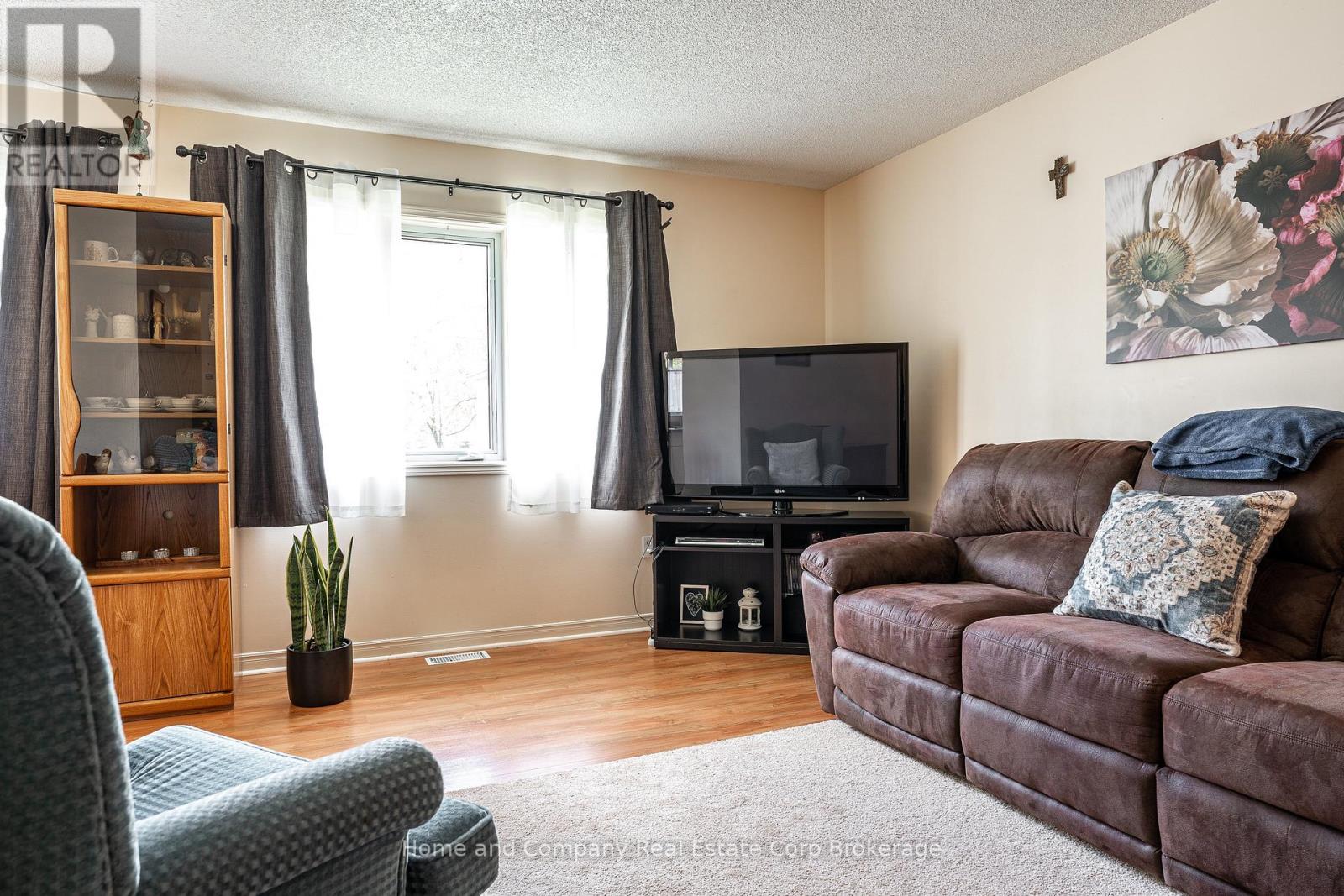 256 HURON STREET - 6