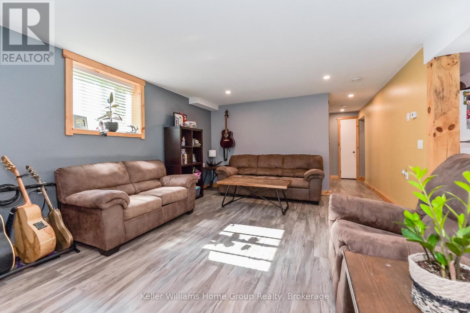 56 ANN STREET S - 37