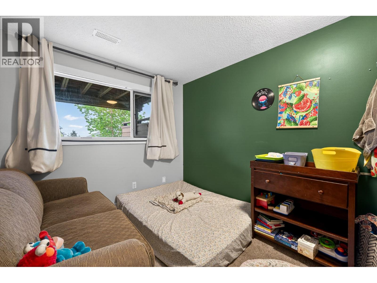 #9 250 Pemberton Terrace - 15