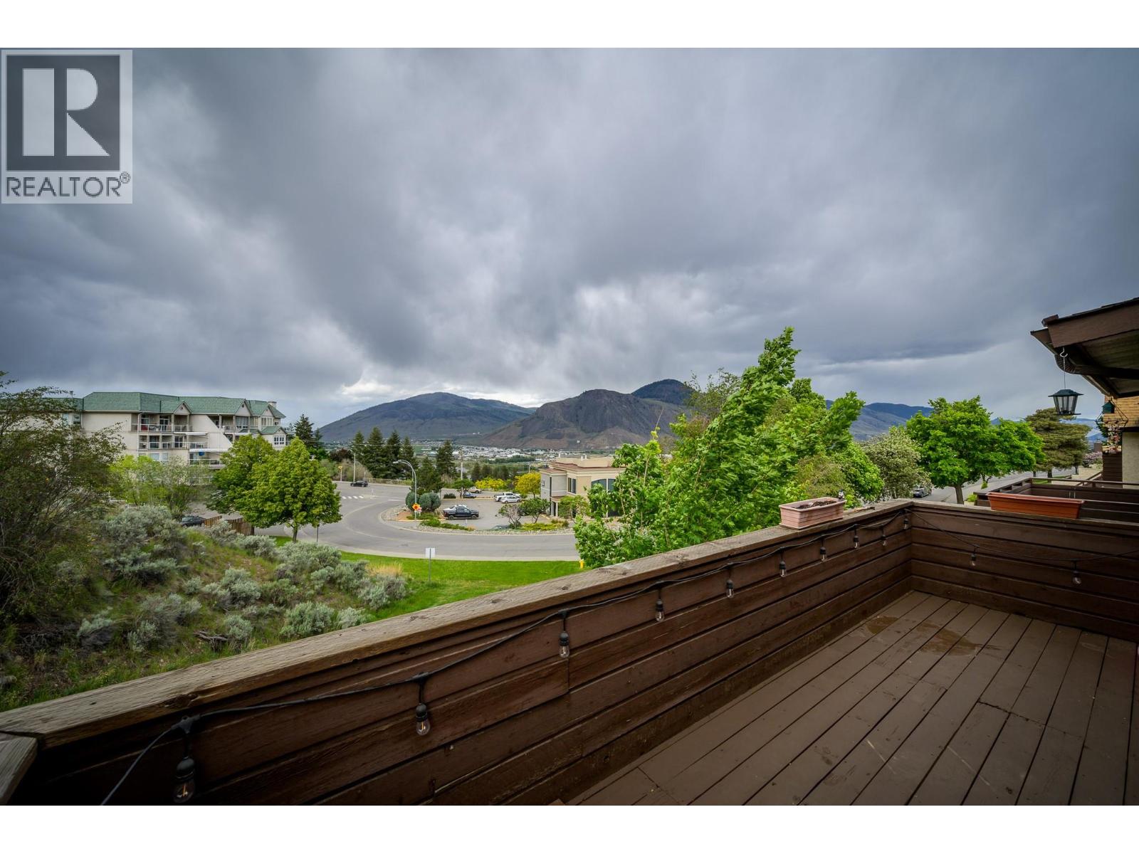 #9 250 Pemberton Terrace - 11