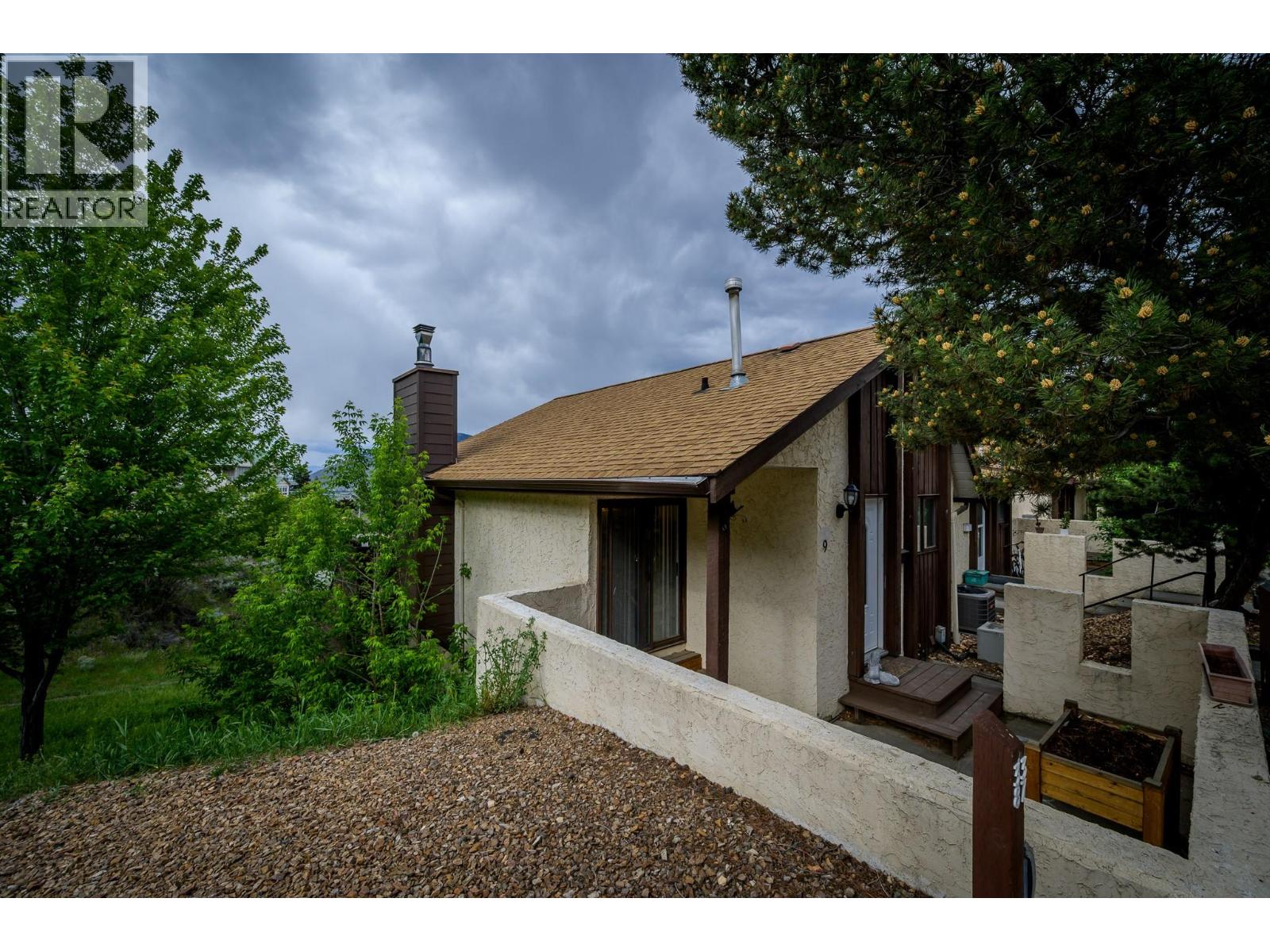 #9 250 Pemberton Terrace - 18