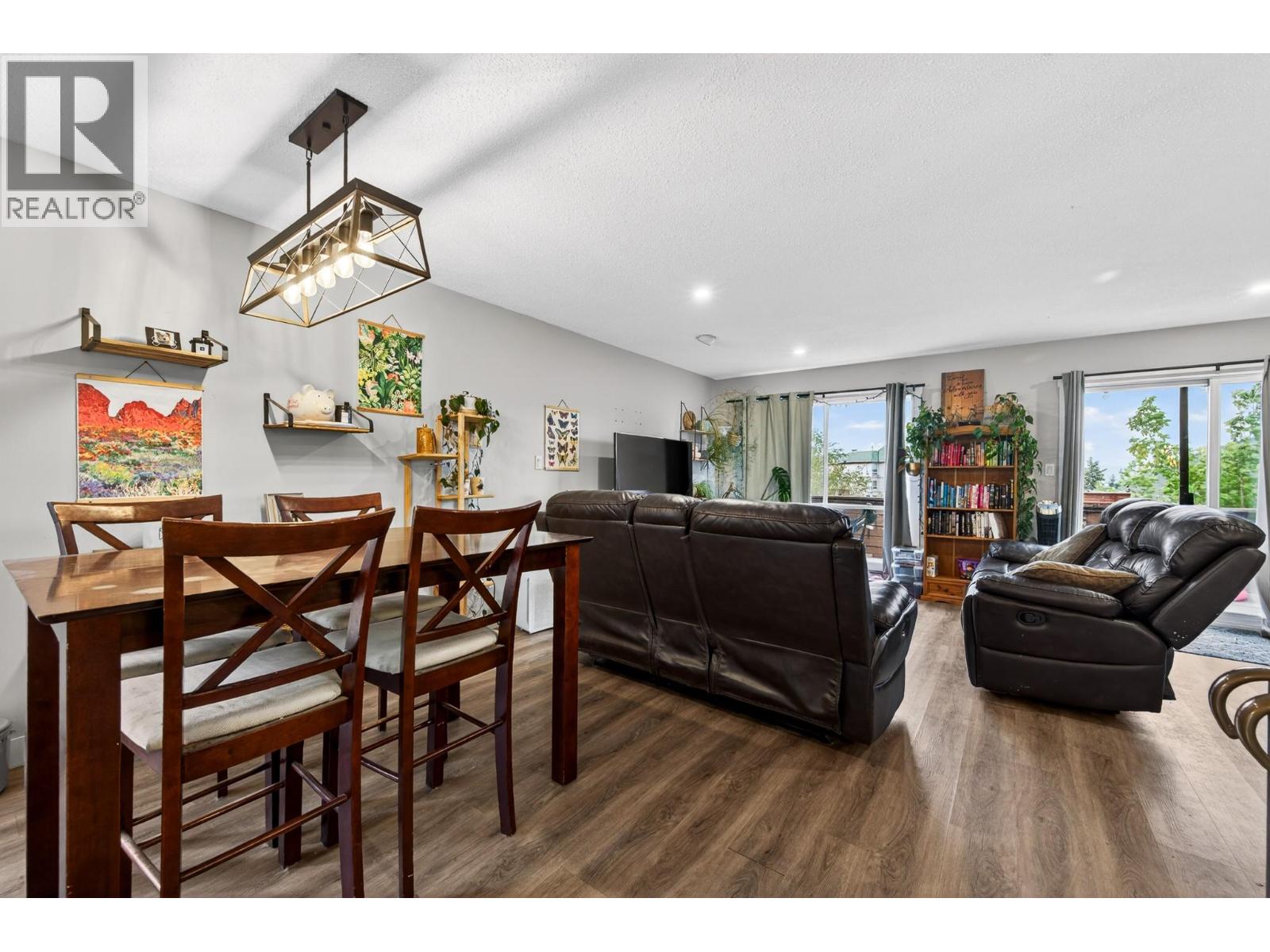 #9 250 Pemberton Terrace - 4