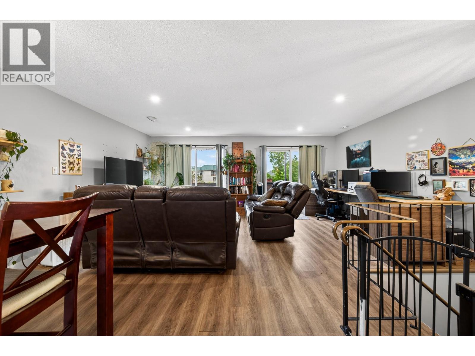 #9 250 Pemberton Terrace - 3
