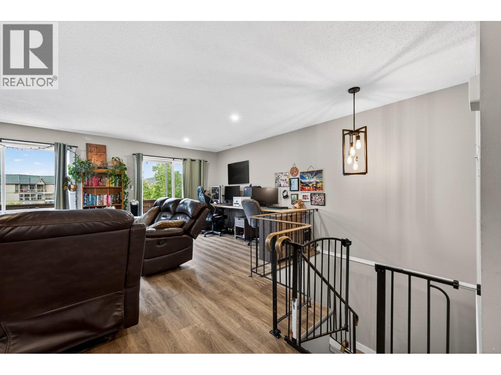 #9 250 Pemberton Terrace - 8