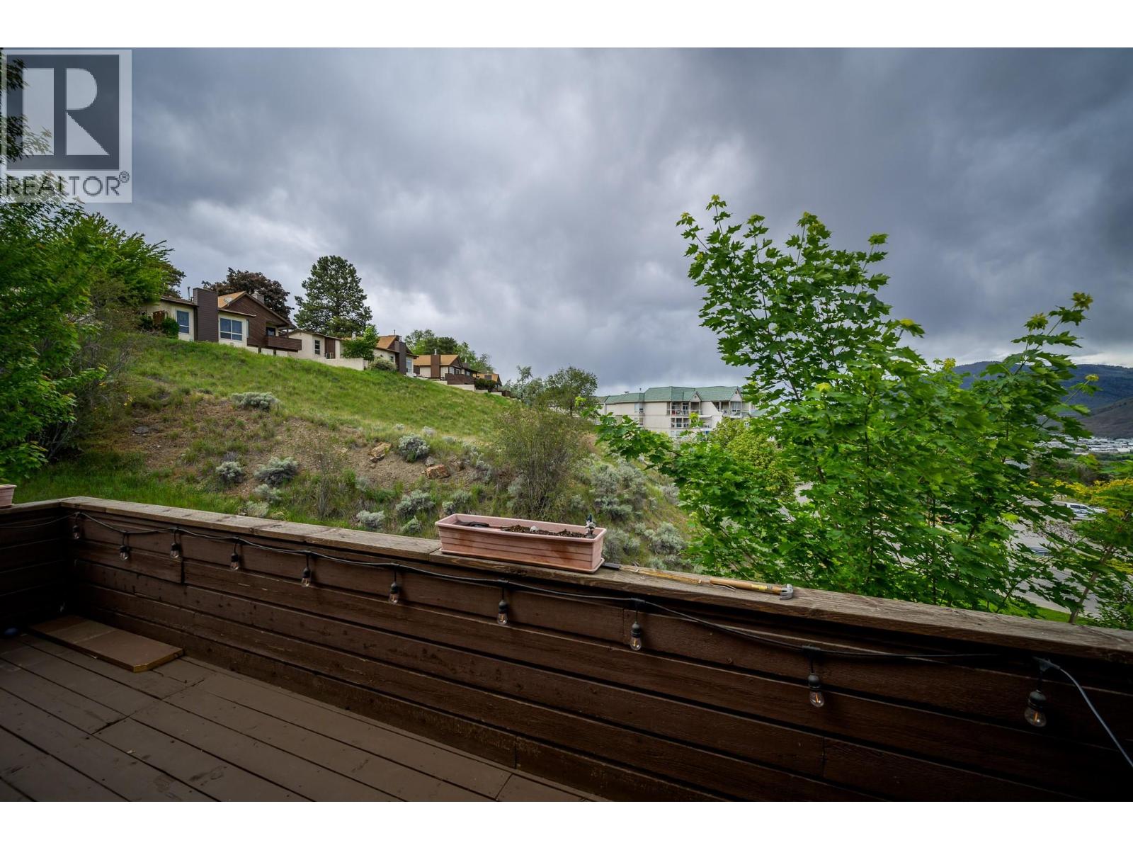 #9 250 Pemberton Terrace - 12