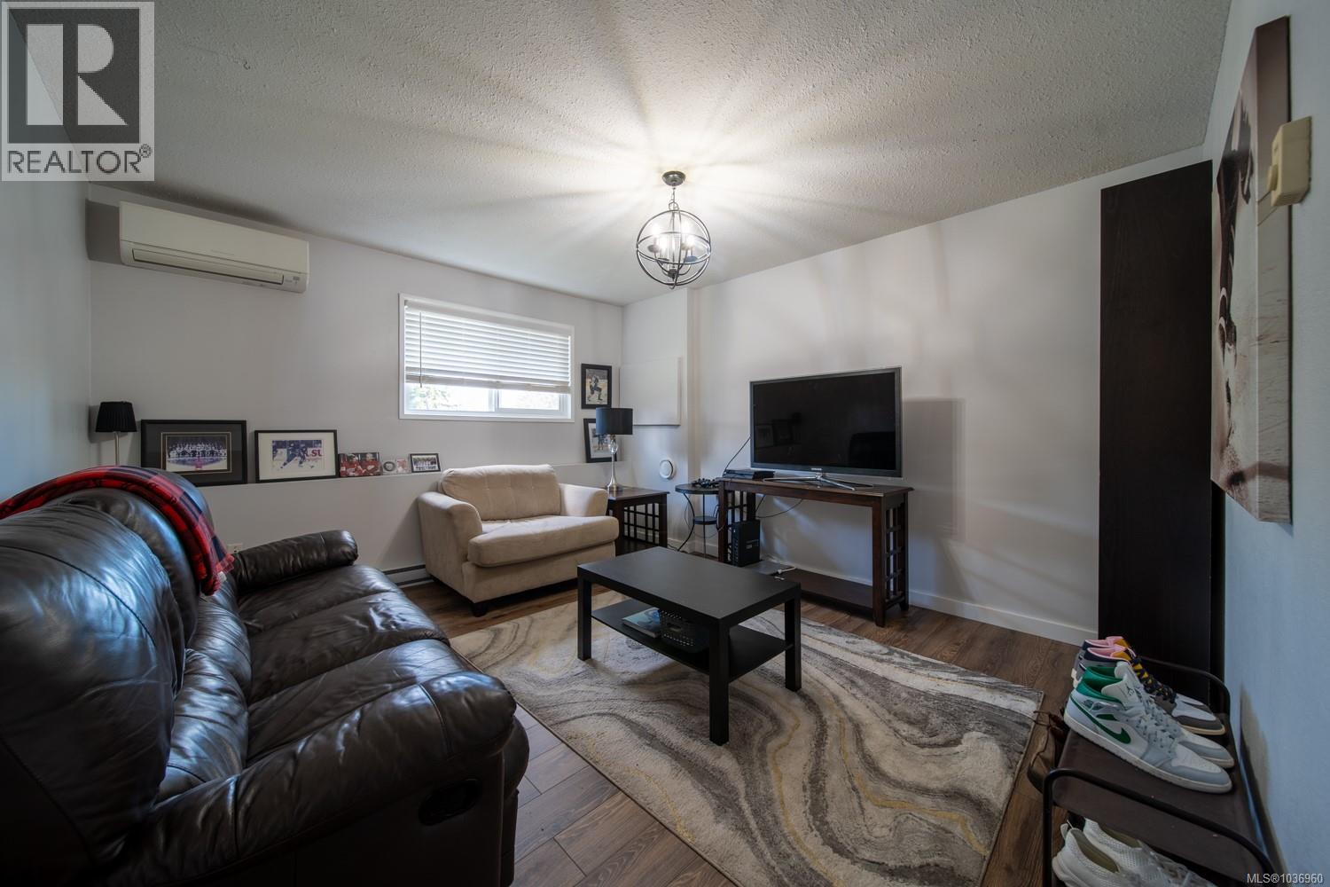 565 Nova St - 24