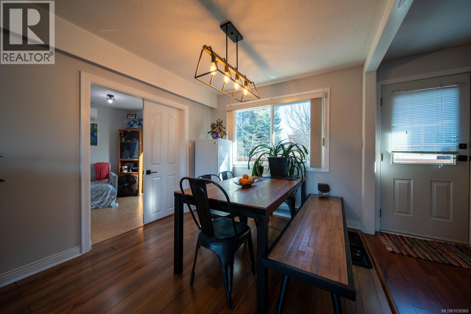 565 Nova St - 6