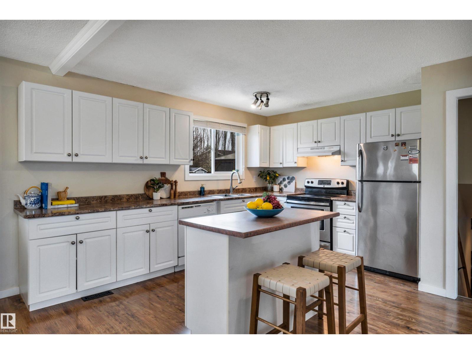96 ARLINGTON DR - 12