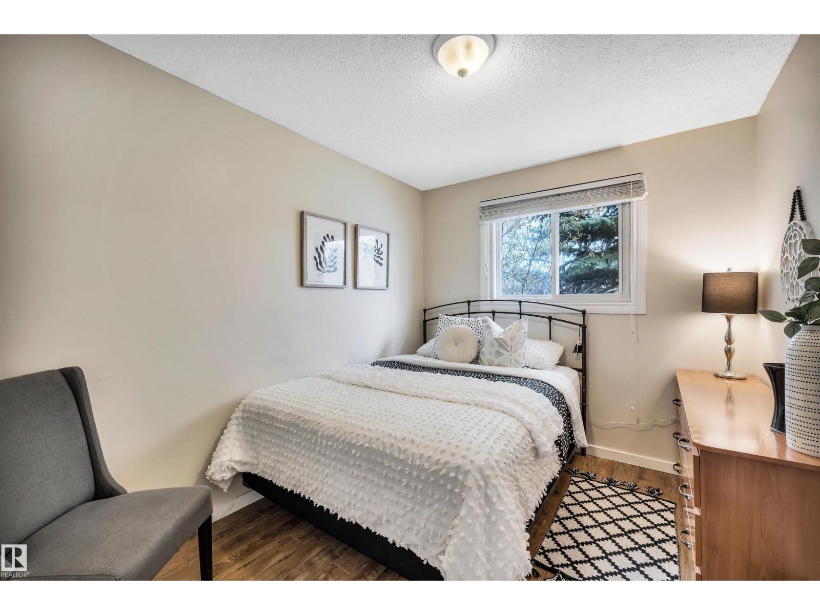 96 ARLINGTON DR - 22