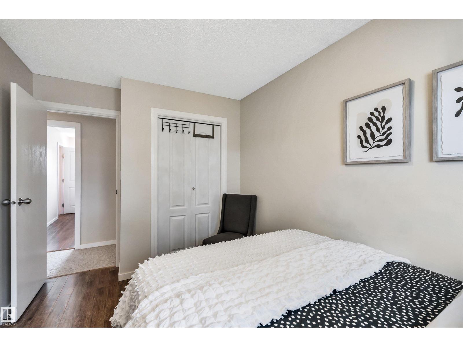 96 ARLINGTON DR - 23