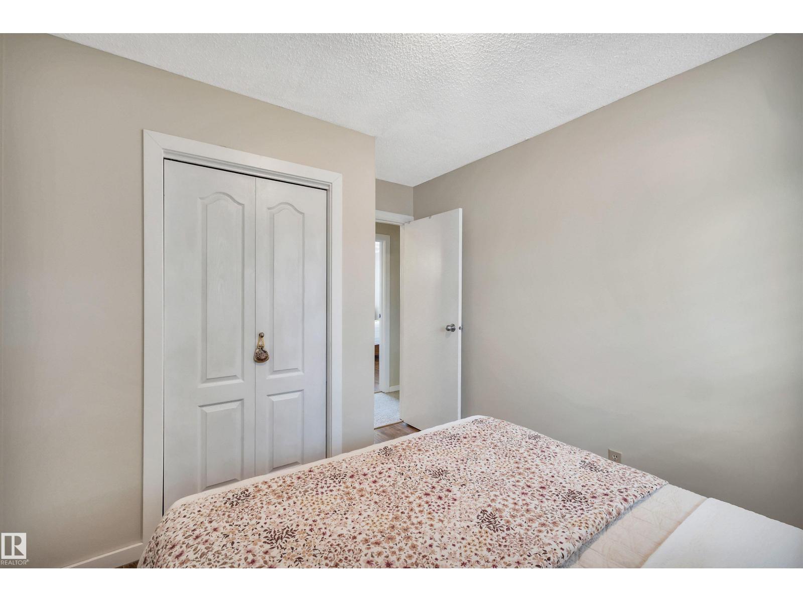 96 ARLINGTON DR - 25
