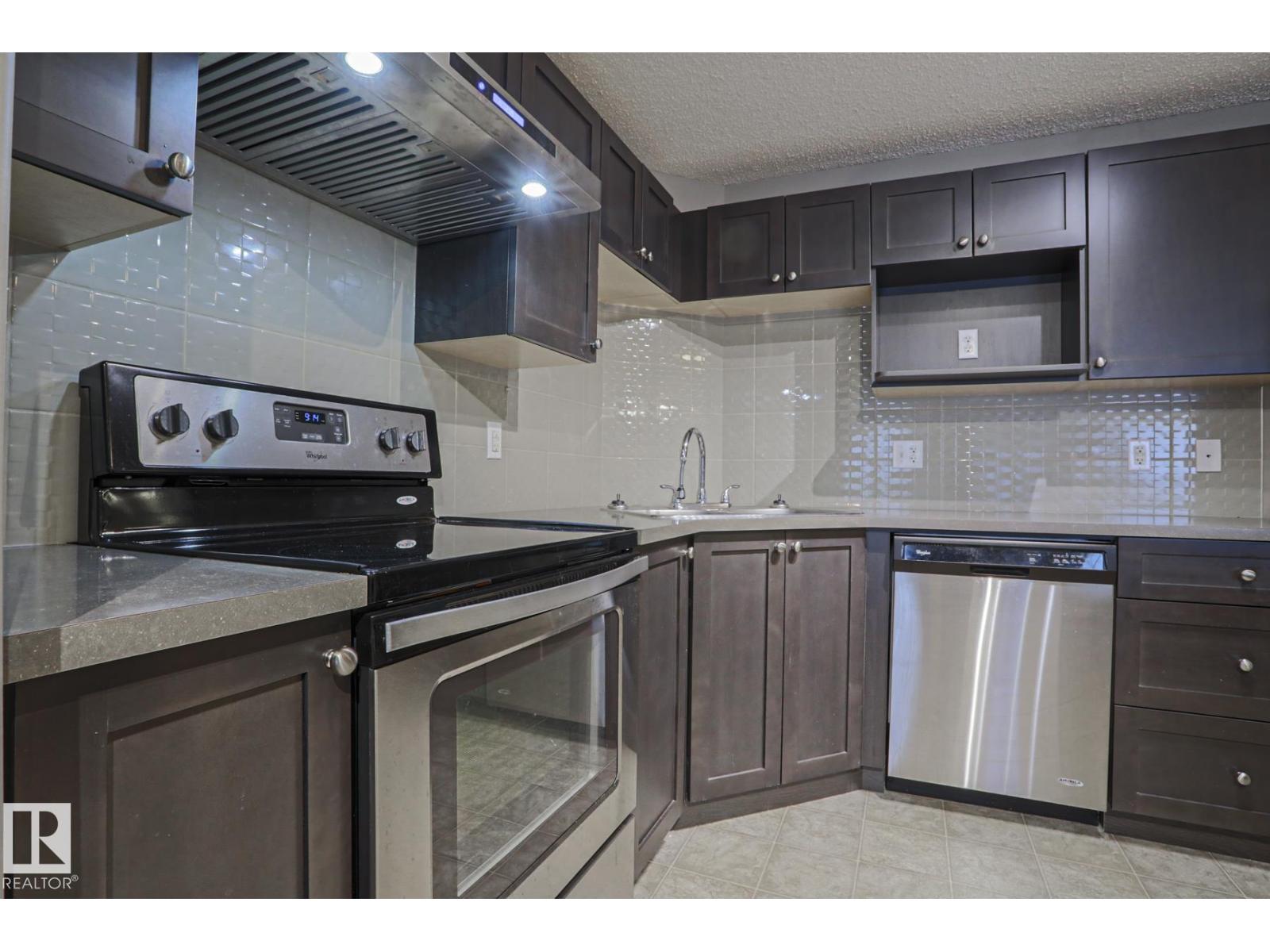 #201 1520 HAMMOND GATE GA NW, Edmonton