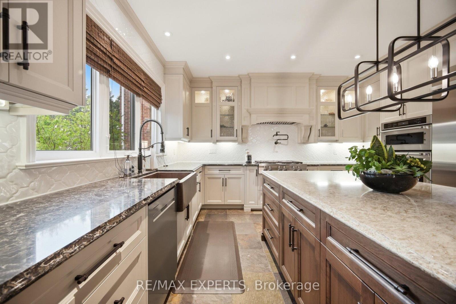 904 DAMASCUS COURT - 12
