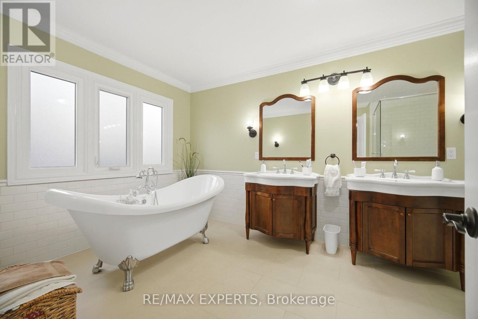904 DAMASCUS COURT - 22
