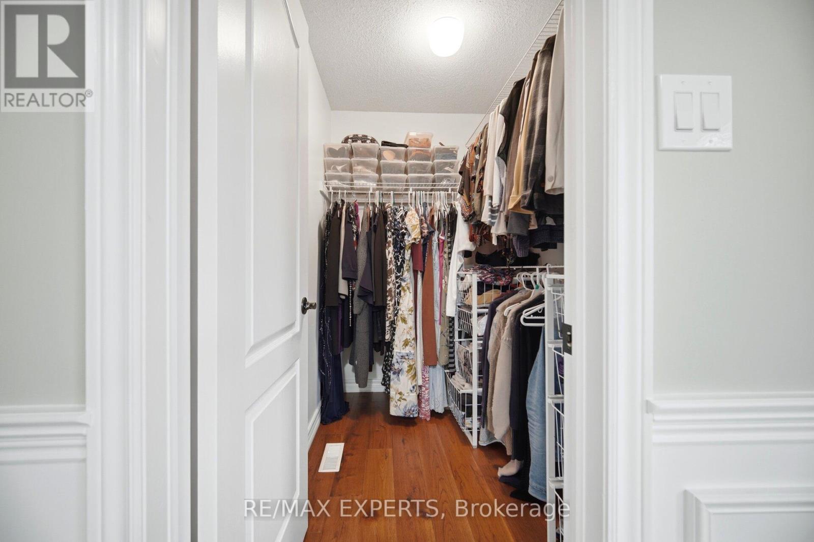 904 DAMASCUS COURT - 24