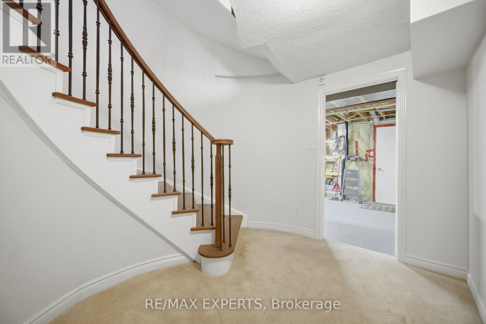 904 DAMASCUS COURT - 33
