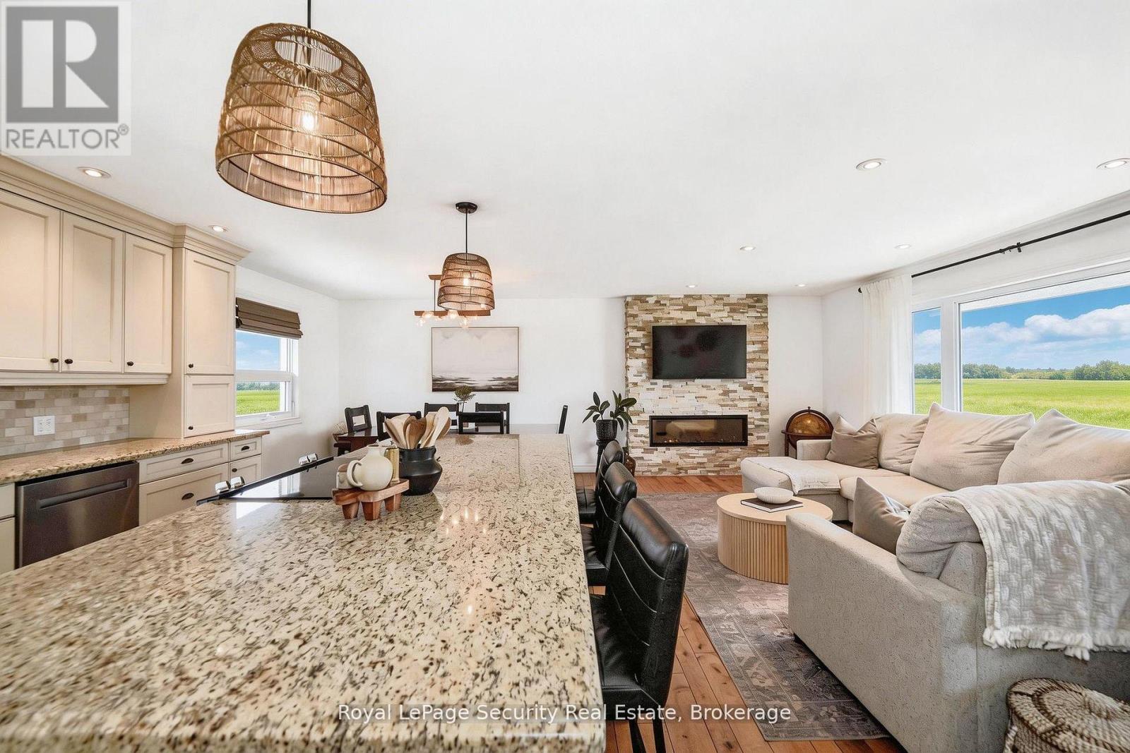 2564 15TH SIDE ROAD - 33