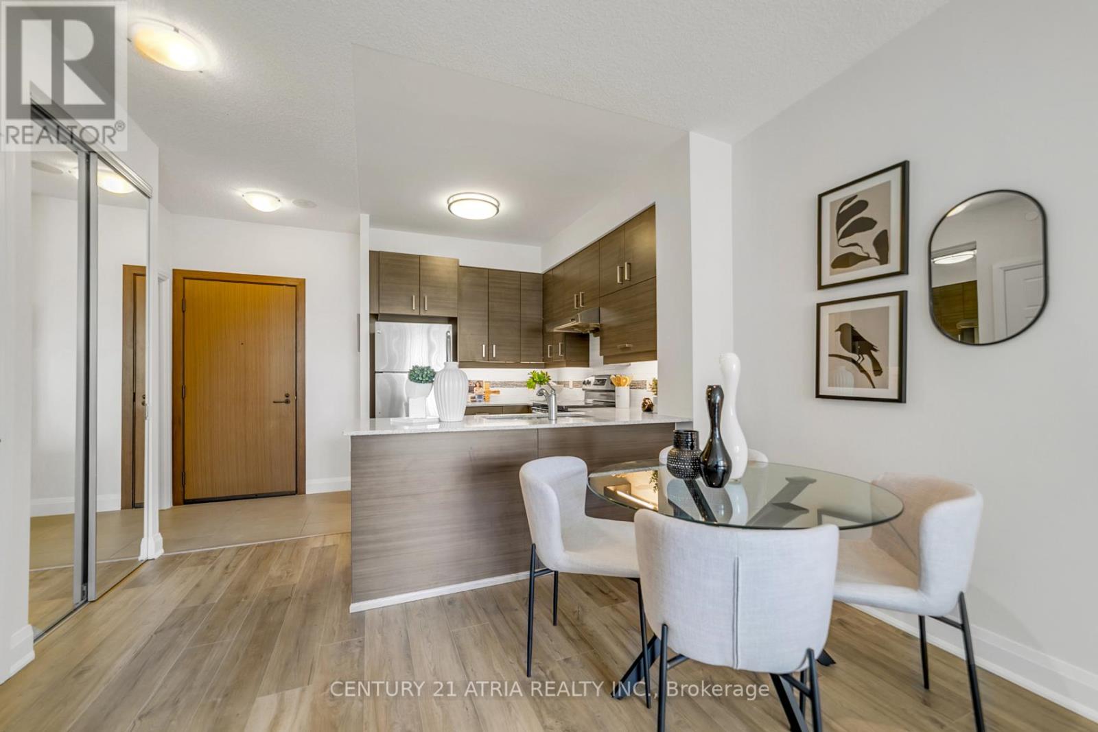 ##307 8228 BIRCHMOUNT ROAD - 23