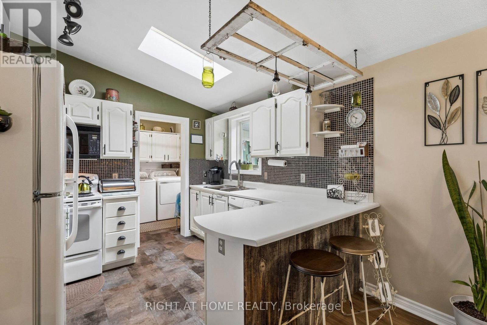 1 ALLEN DRIVE S - 21