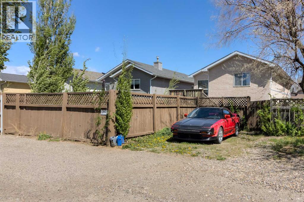 287 peigan Court W — photo 27