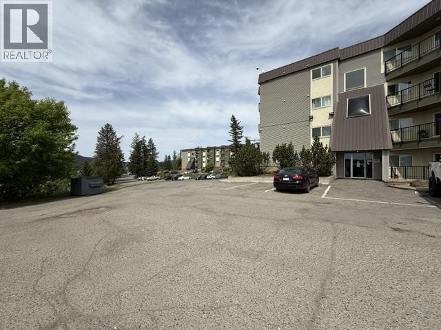 #205 280 N BROADWAY AVENUE - 4