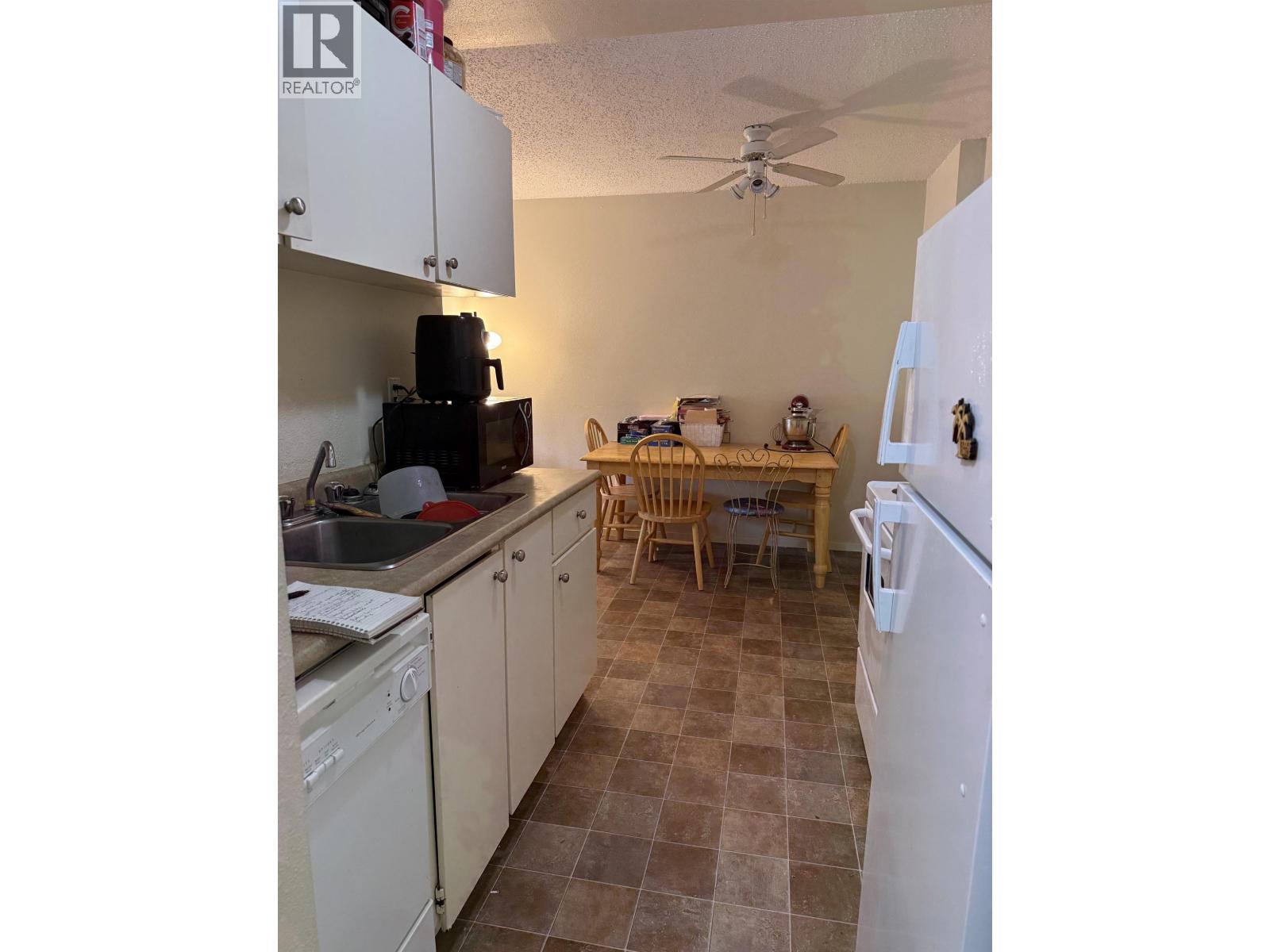 #205 280 N BROADWAY AVENUE - 12