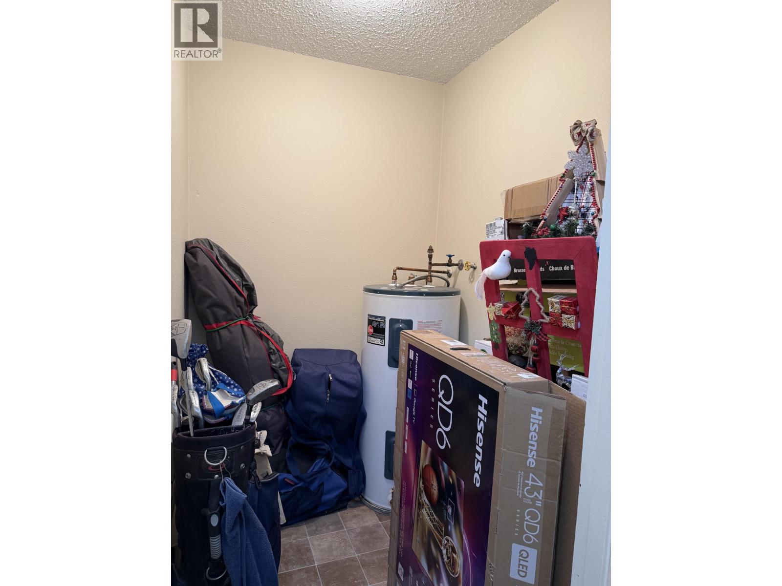 #205 280 N BROADWAY AVENUE - 18