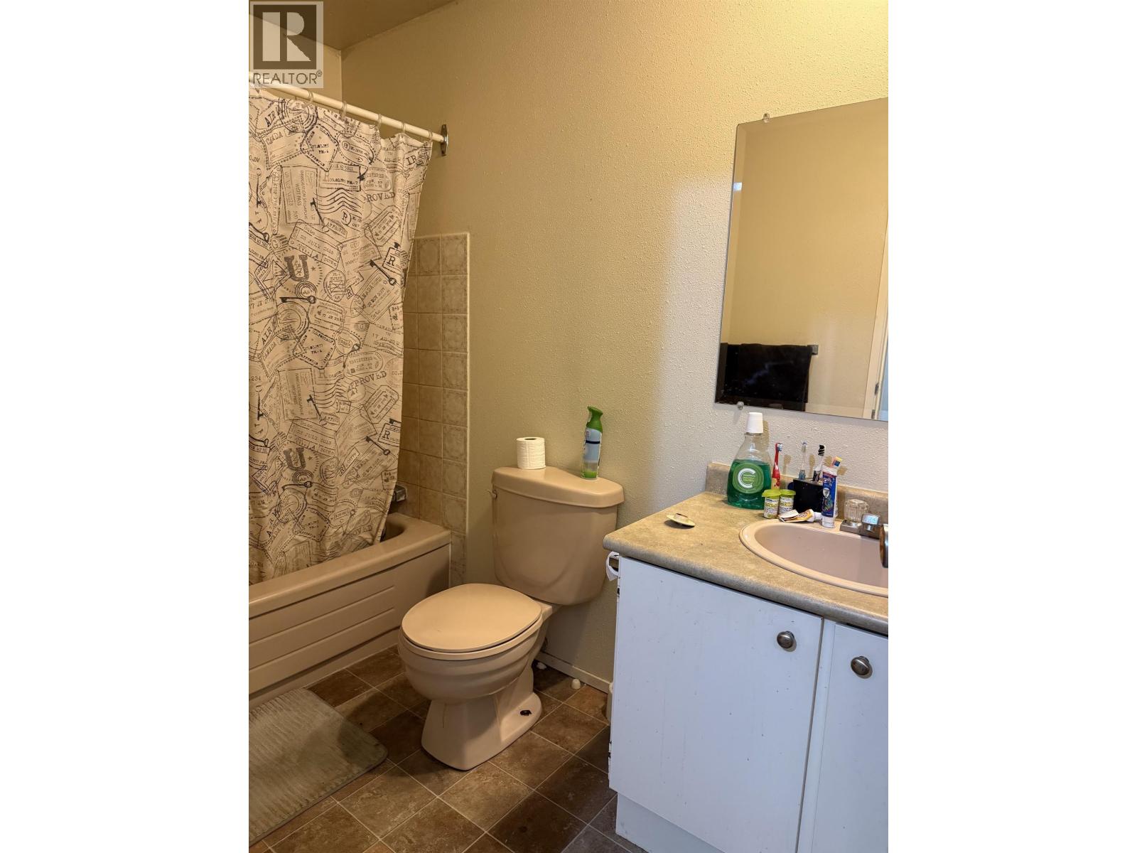 #205 280 N BROADWAY AVENUE - 17