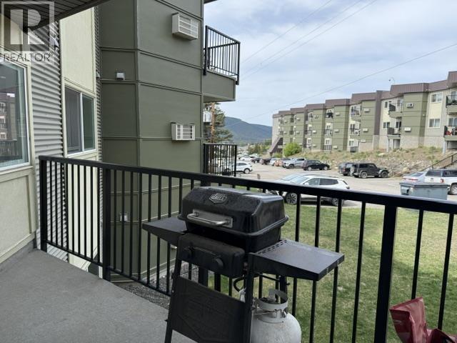 #205 280 N BROADWAY AVENUE - 21