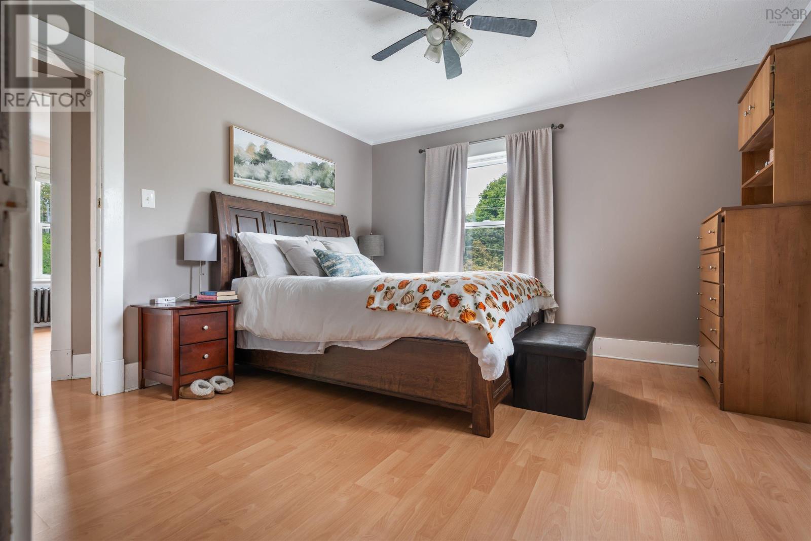 Property 23 of 49 of 28 Mitchell Street