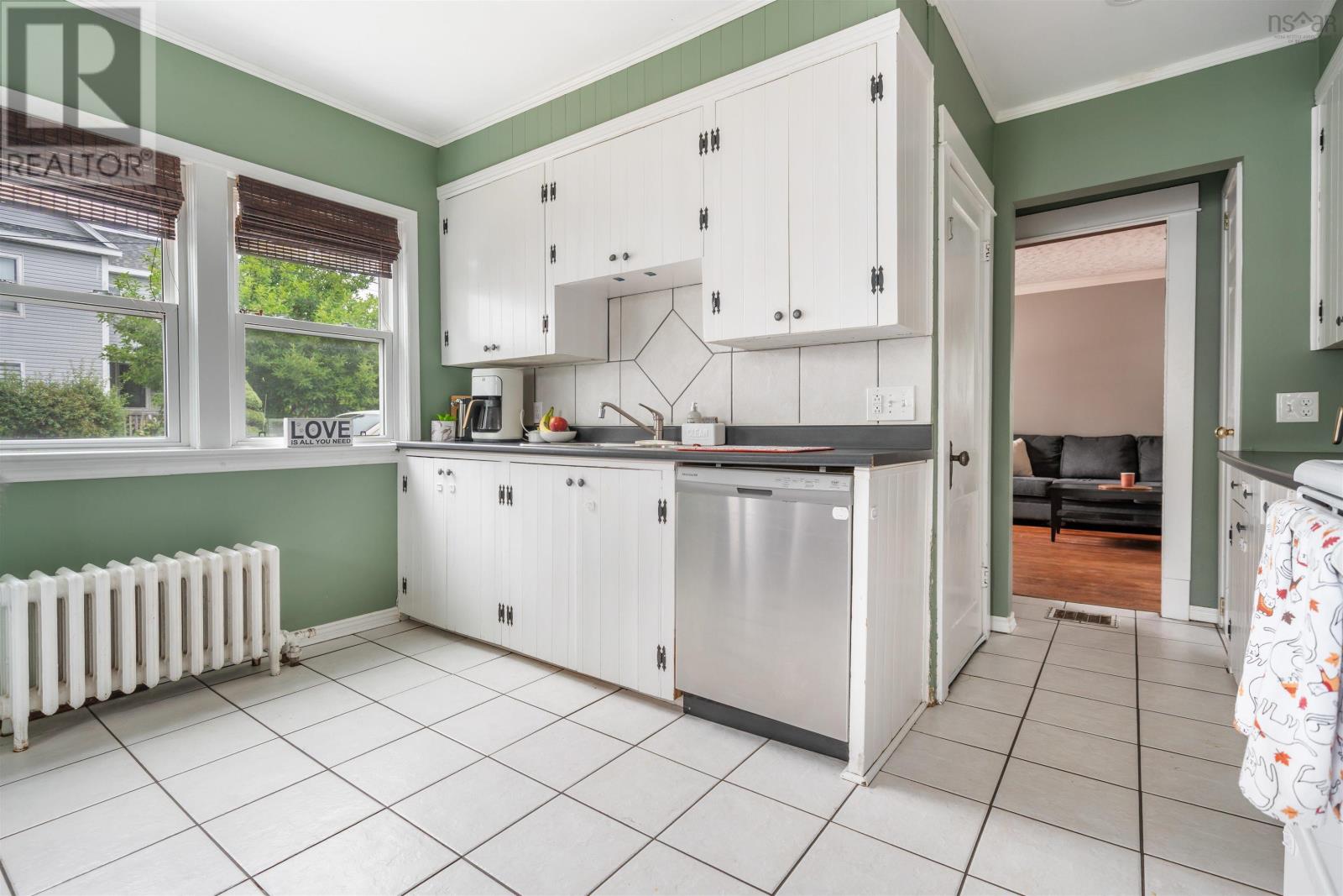 Property 32 of 49 of 28 Mitchell Street