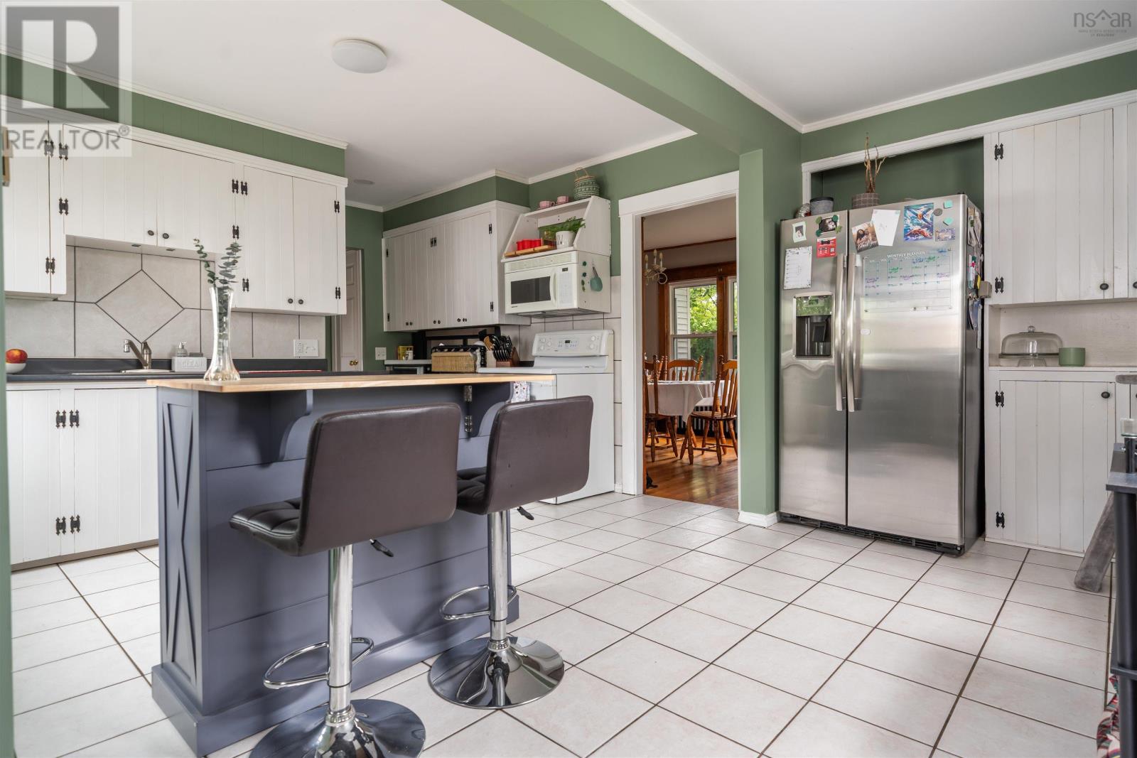 Property 33 of 49 of 28 Mitchell Street