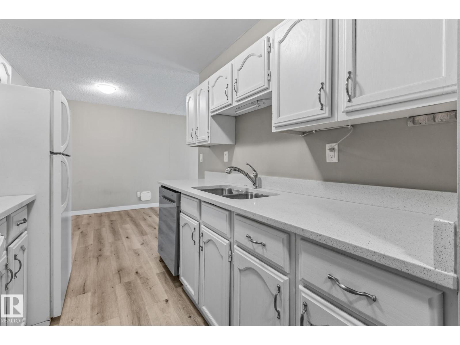 #502 10125 109 ST NW - 8