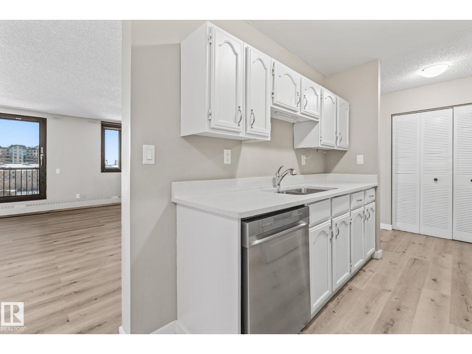 #502 10125 109 ST NW - 6