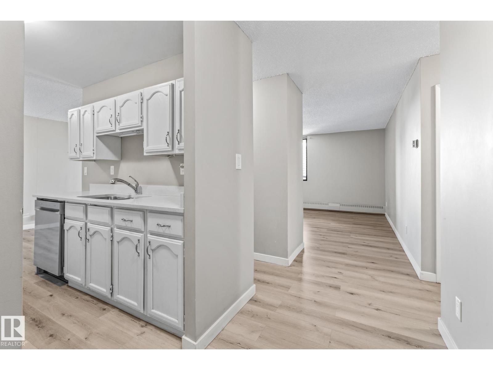 #502 10125 109 ST NW - 4