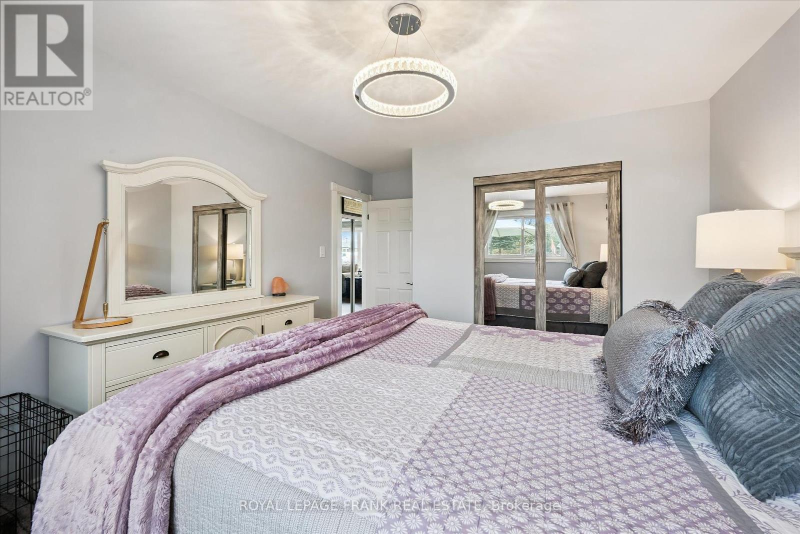 11 ARGYLE DRIVE - 16