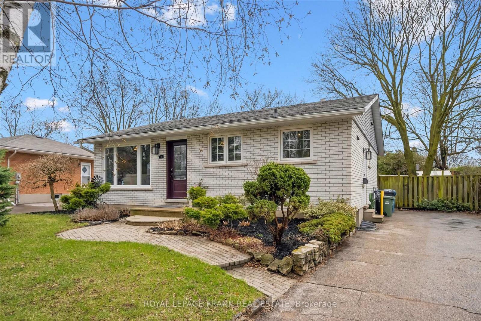 11 ARGYLE DRIVE - 2